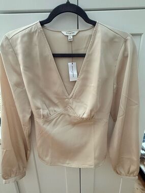 Banana Republic Blouse , size 6 NWT
